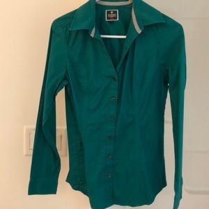 Express ‘the essential shirt’